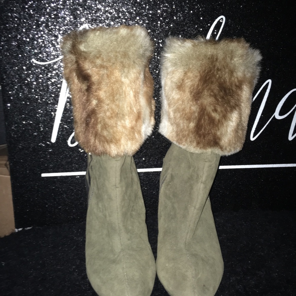 Doll house green fur boots